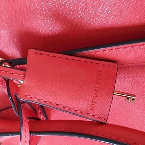 Michael Kors Red Large Hamilton Lock Tote Hobo Bag - Picture 6 of 14